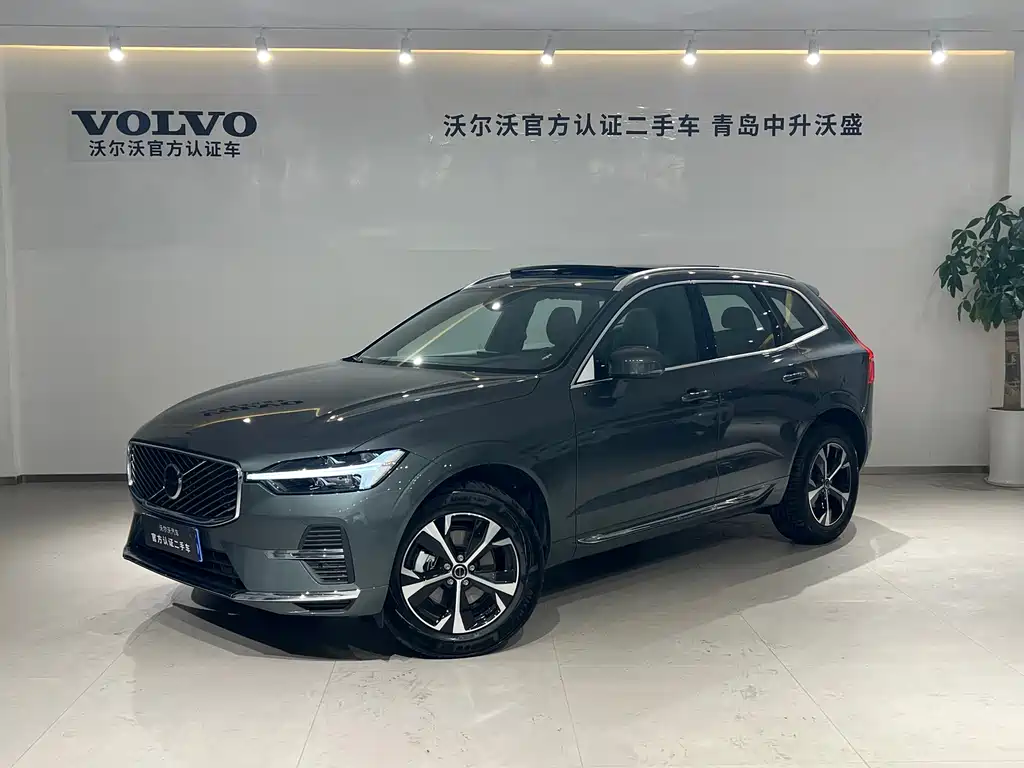 Volvo XC60 2025 — фото 1