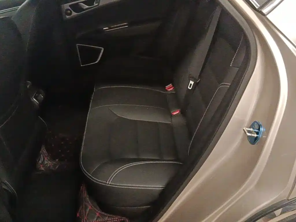 Geely Emgrand GS 2019 — фото 17