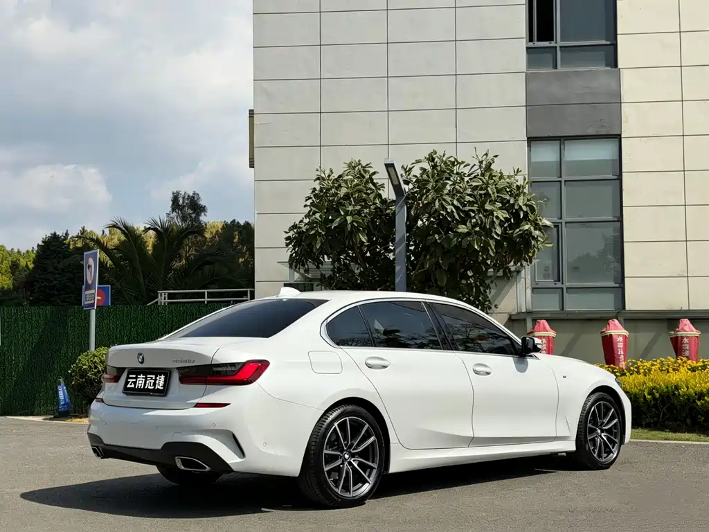 BMW 3 Series 2022