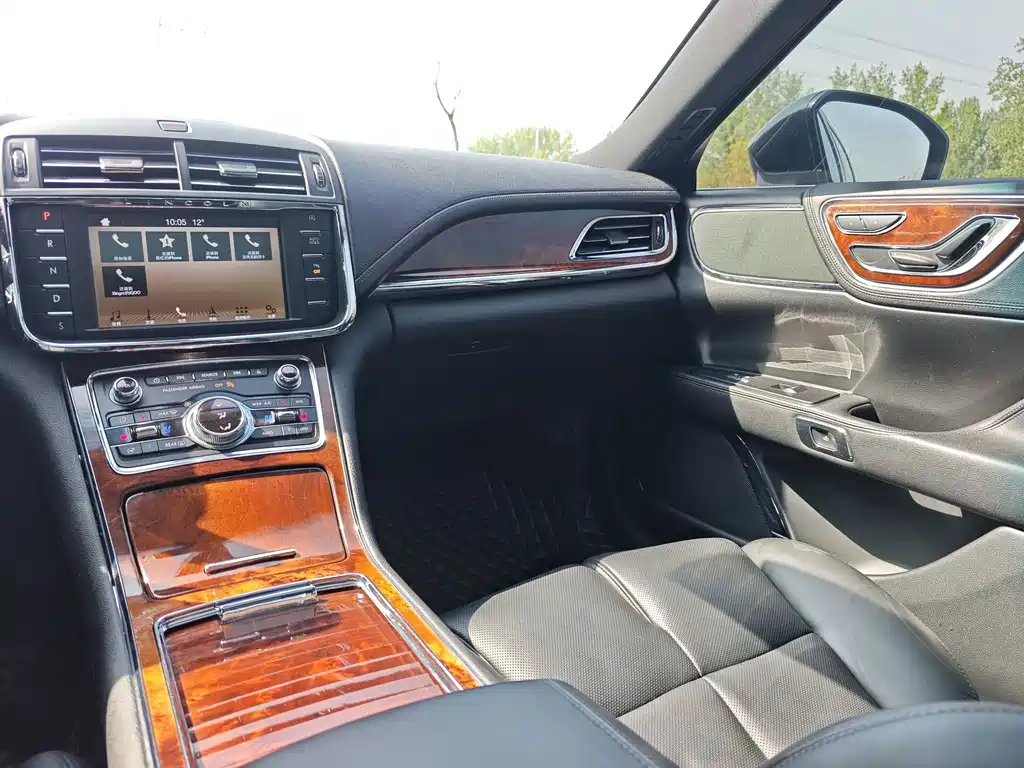 Lincoln Continental 2018 — фото 14