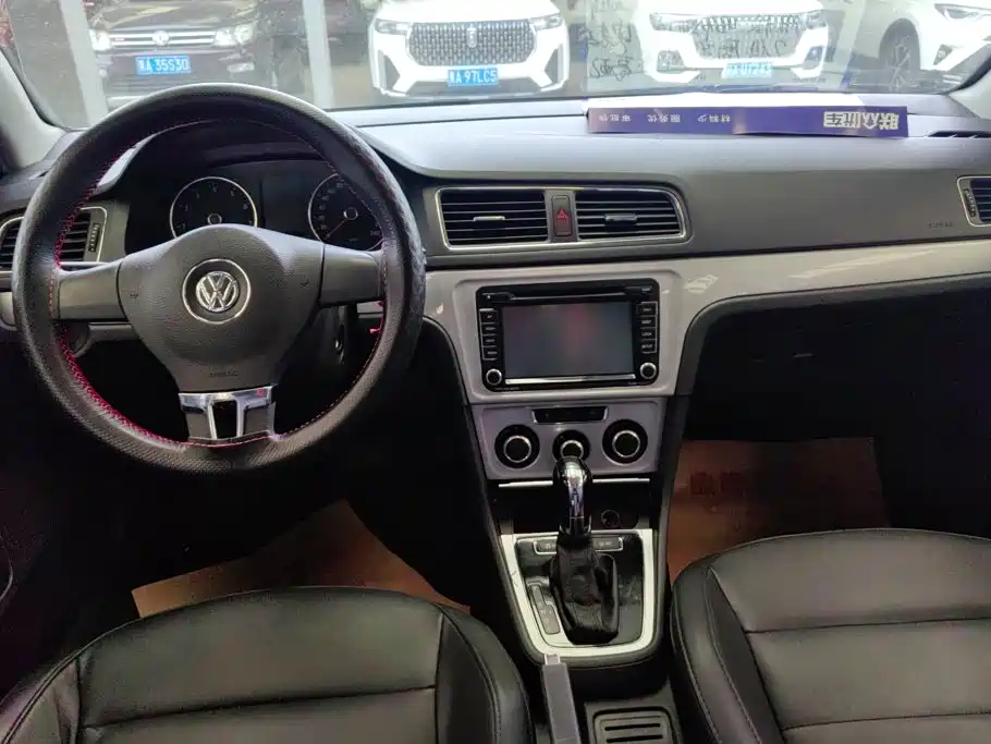 Volkswagen Gran Lavida 2015 — фото 12