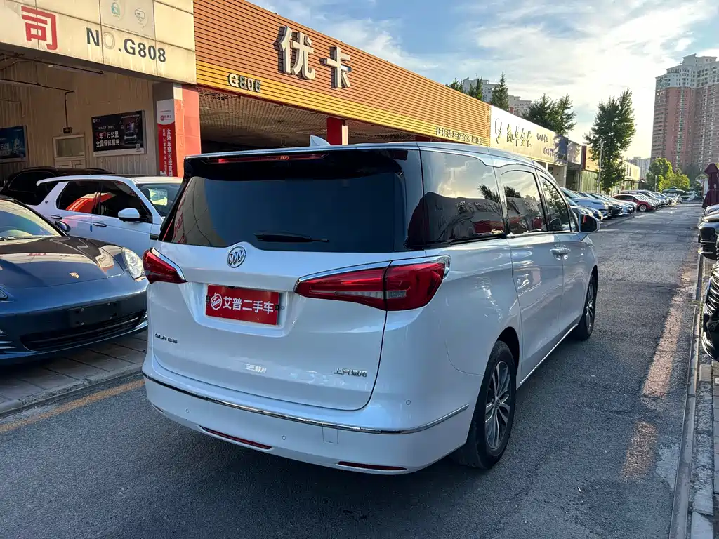 Buick GL8 2017
