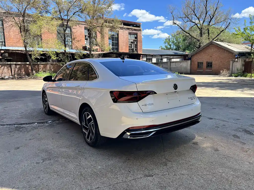 Volkswagen Sagitar 2023