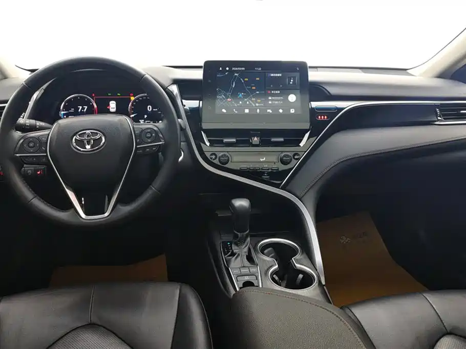 Toyota Camry 2022 — фото 12