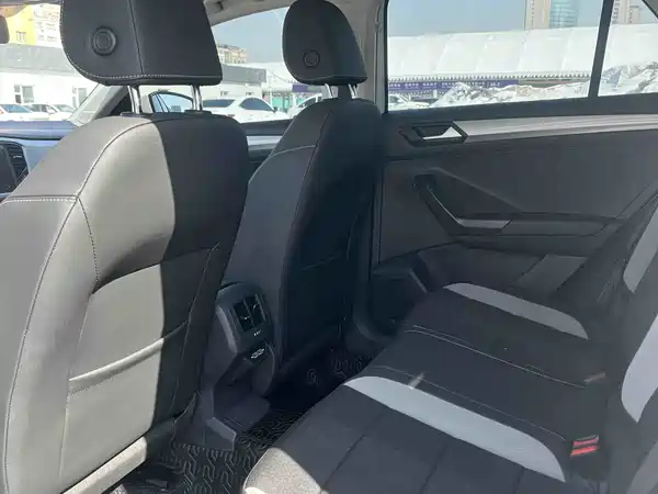 Volkswagen T-Roc 2023