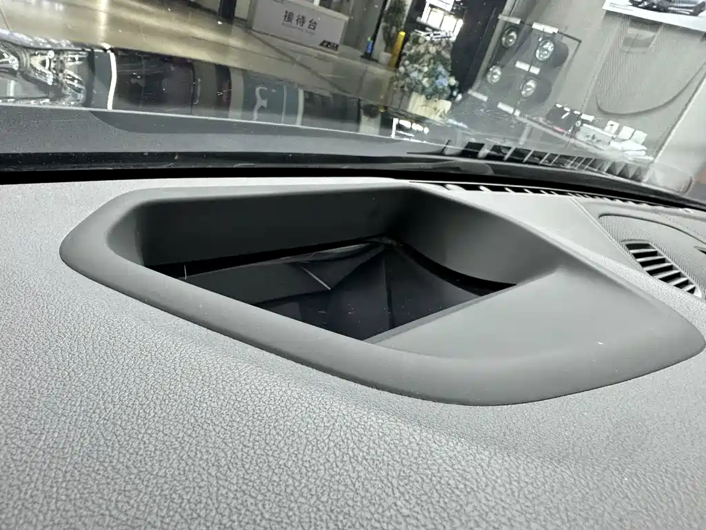 BMW 5 Series 2018 — фото 18