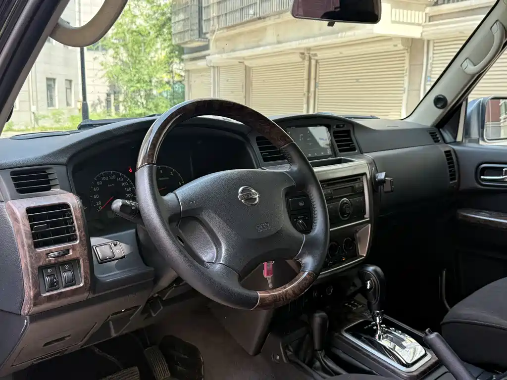 Nissan Patrol 2017 — фото 10