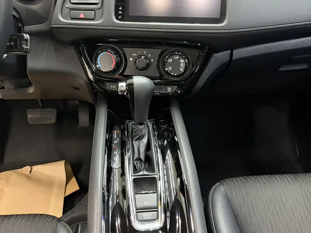 Honda Vezel 2022 — фото 16
