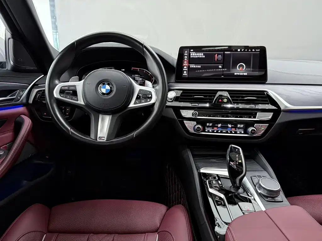 BMW 5 Series 2023 — фото 9
