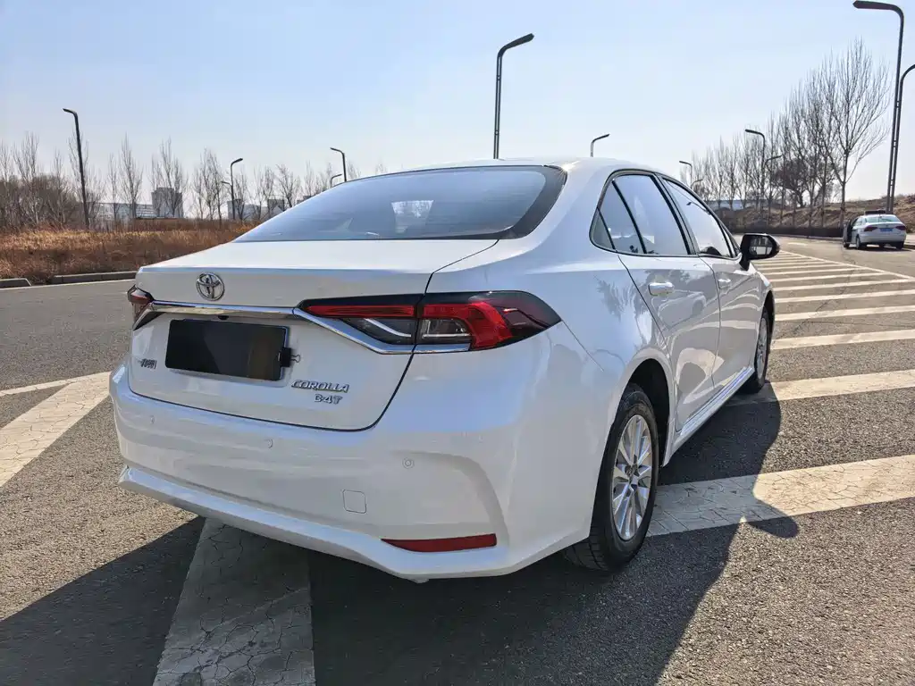 Toyota Corolla 2023 — фото 12