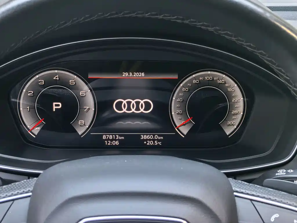 Audi Q5L 2023 — фото 11