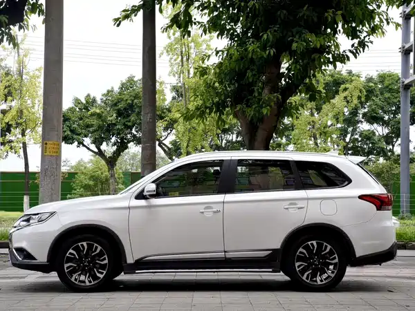 Mitsubishi Outlander 2019