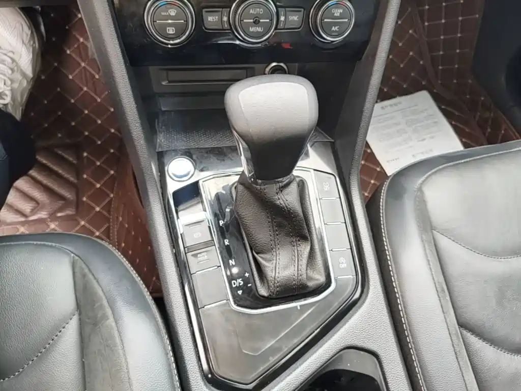 Volkswagen Tiguan L 2020 — фото 14