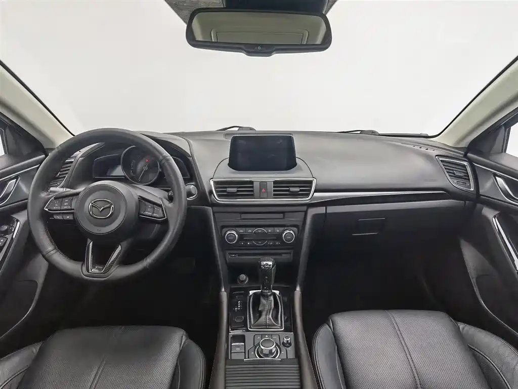 Mazda 3 Axela 2018 — фото 5