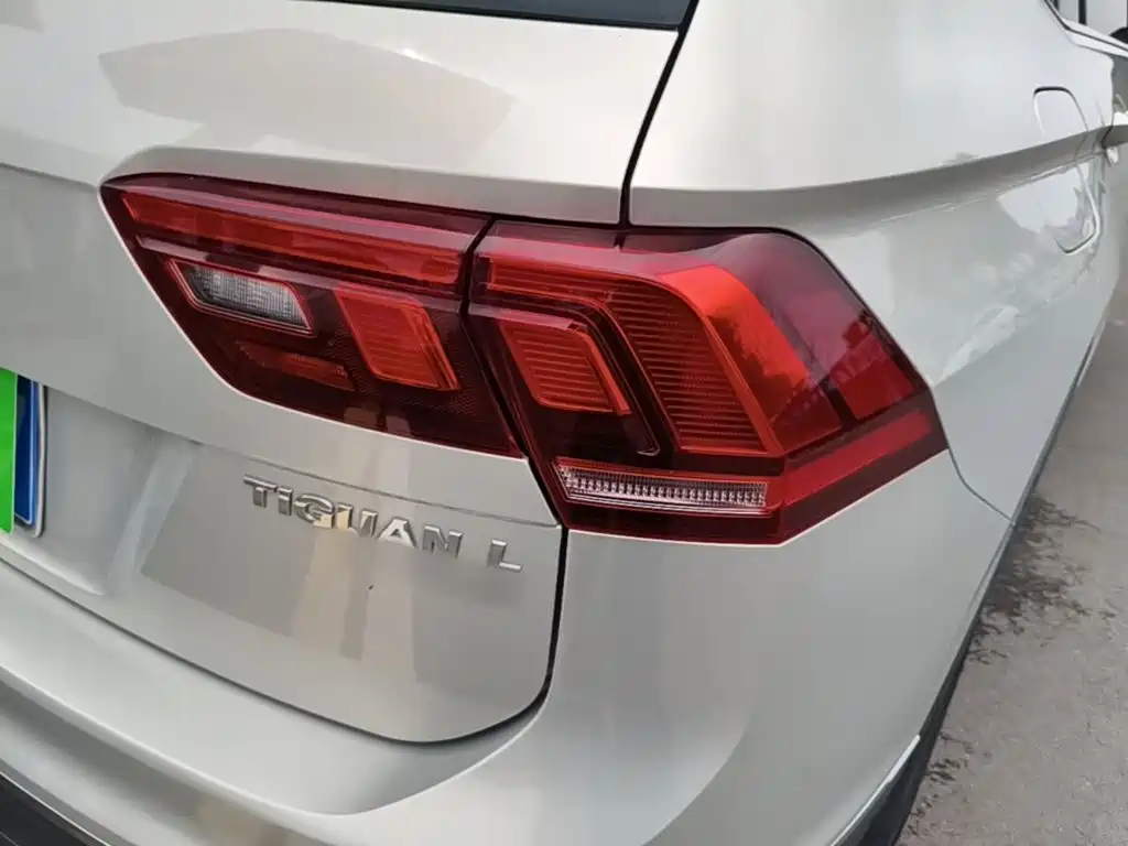 Volkswagen Tiguan L 2020 — фото 8