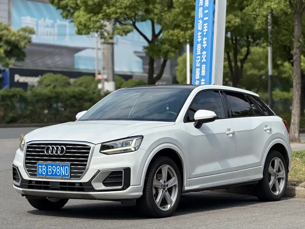 Audi Q2L 2019 — фото 1