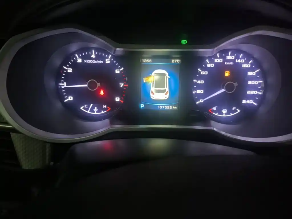 Geely Emgrand GS 2017 — фото 12