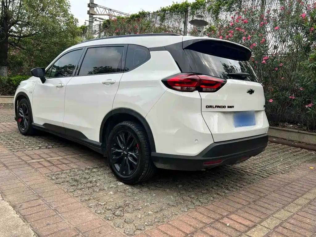 Chevrolet Orlando 2023 — фото 10