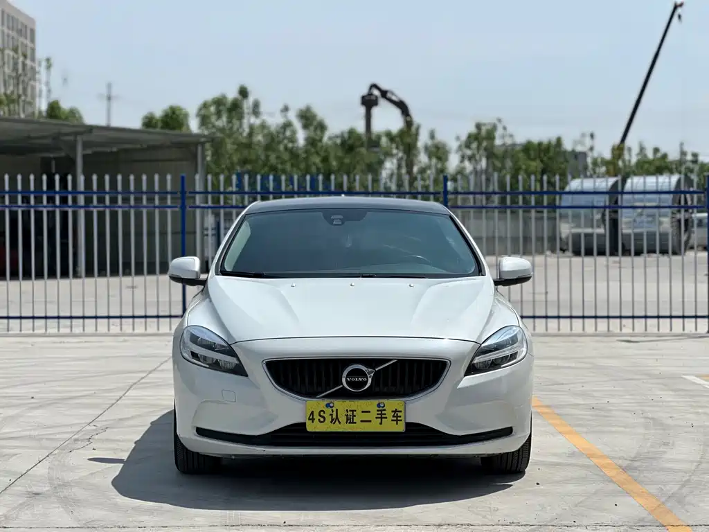 Volvo V40 2017 — фото 2