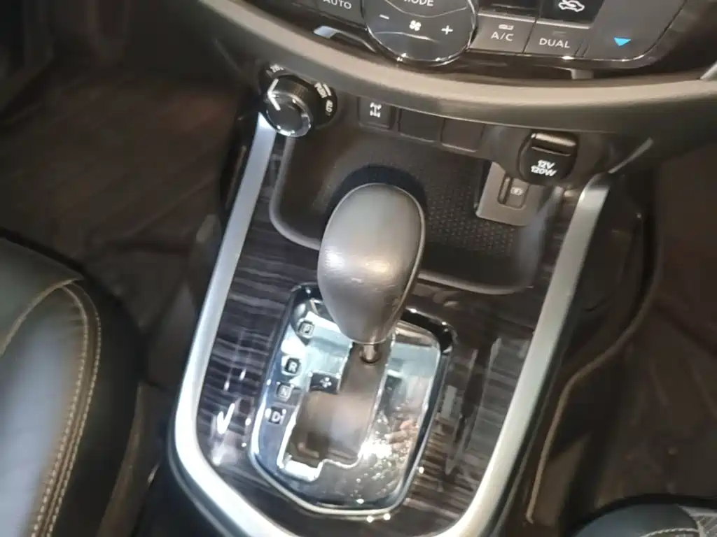 Nissan Terra 2019 — фото 14