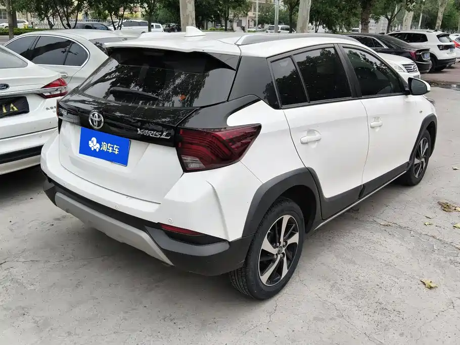 Toyota Yaris L 2020