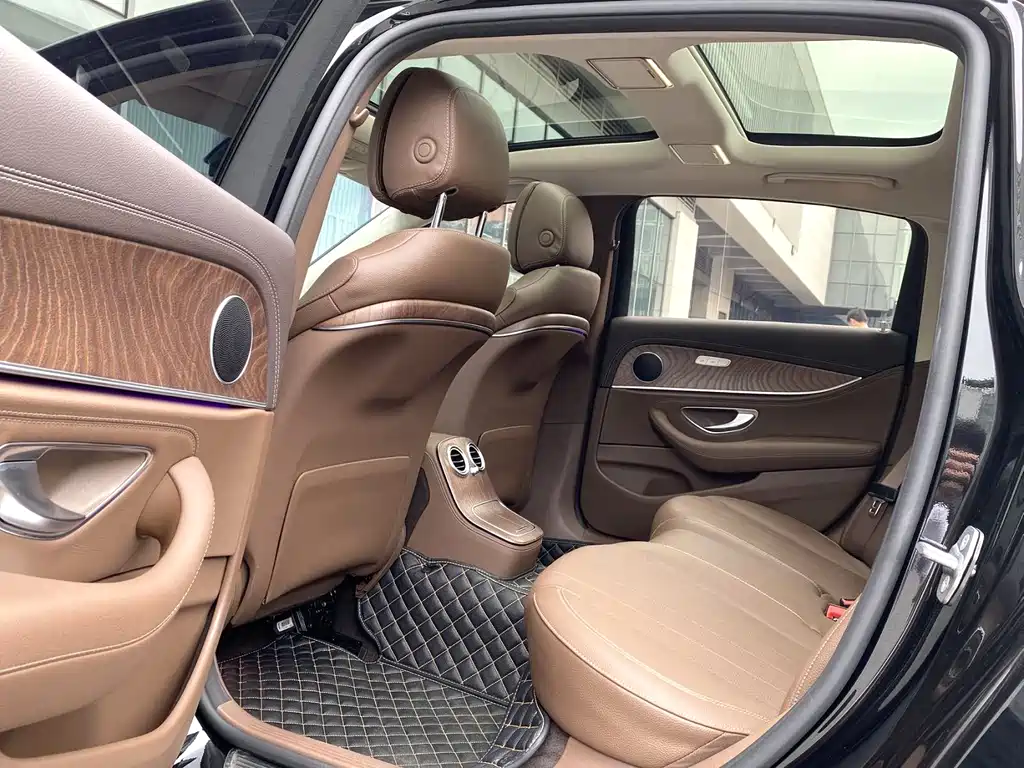 Mercedes-Benz E-Class 2023