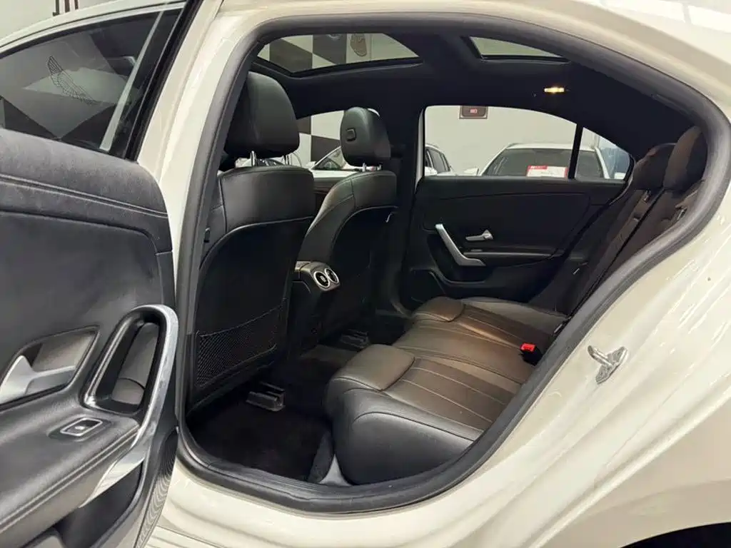 Mercedes-Benz A-Class 2022 — фото 8