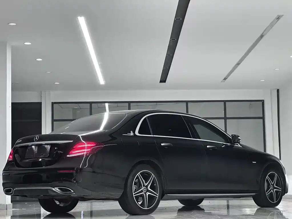 Mercedes-Benz E-Class 2020 — фото 14