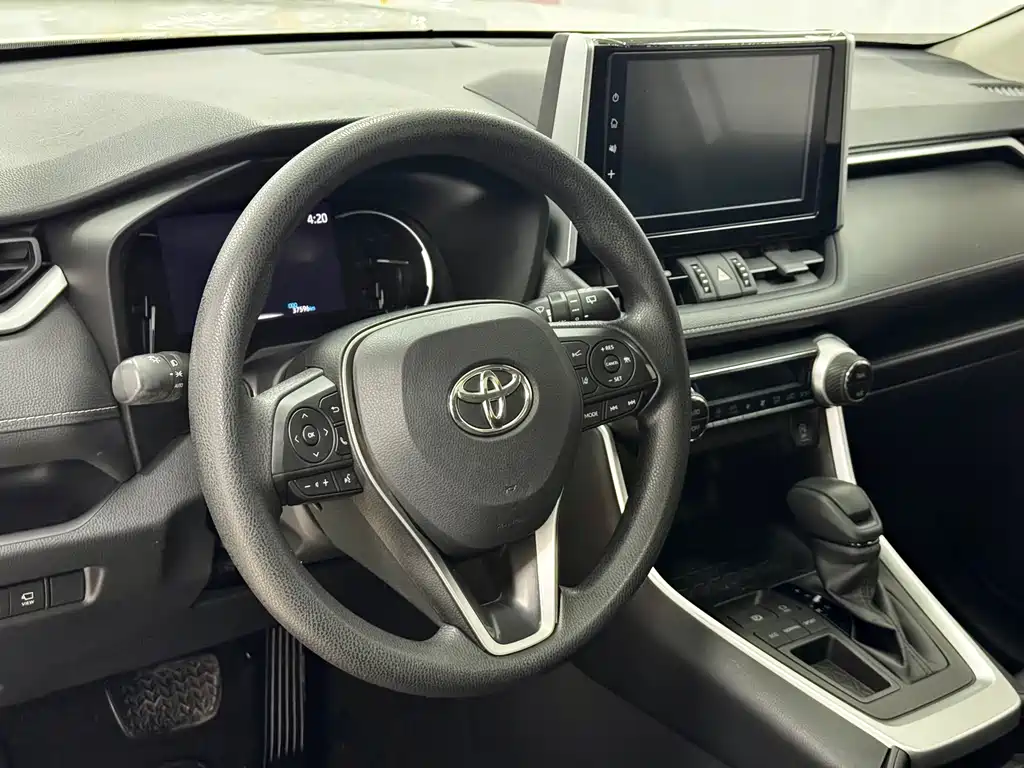 Toyota RAV4 2020 — фото 4