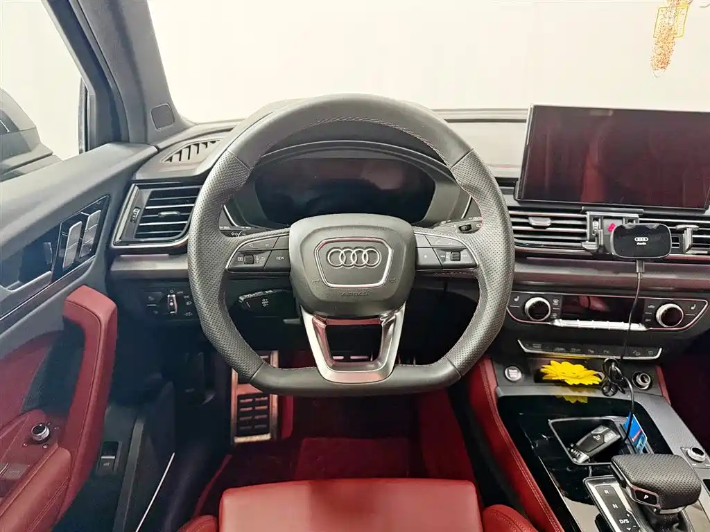 Audi Q5L 2024 — фото 11