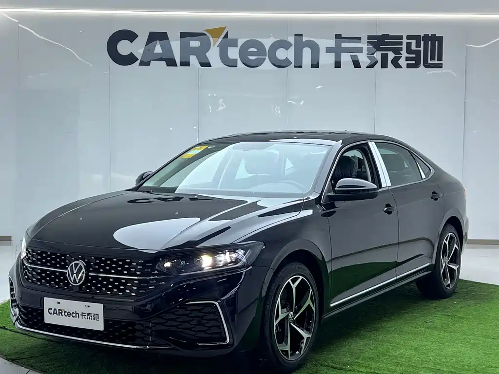 Volkswagen Passat — фото 1