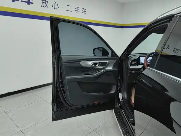 GAC Trumpchi GS8 2025