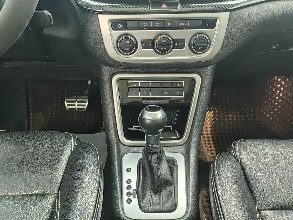Volkswagen Sharan 2017 — фото 18