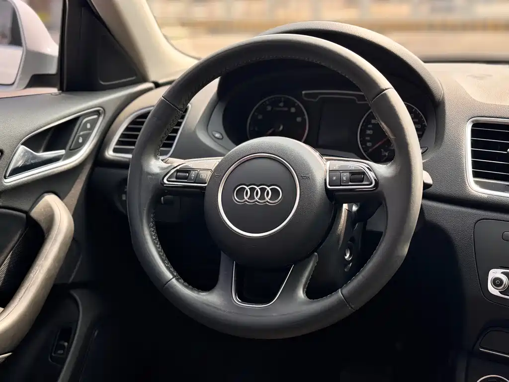 Audi Q3 2018 — фото 15