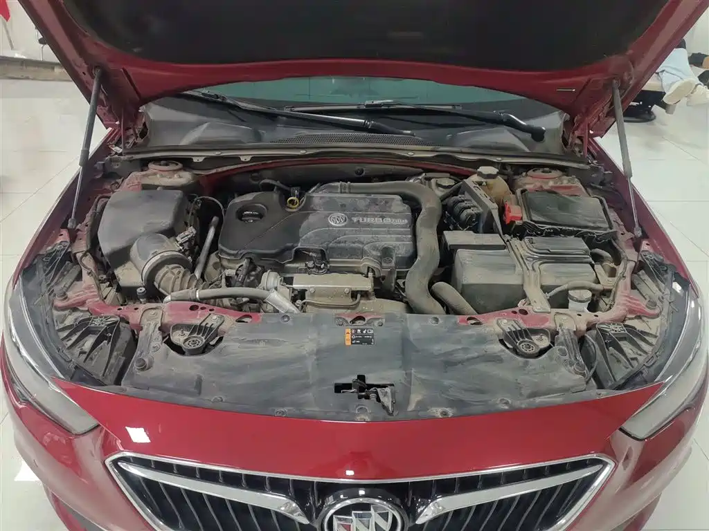 Buick Regal 2018 — фото 16