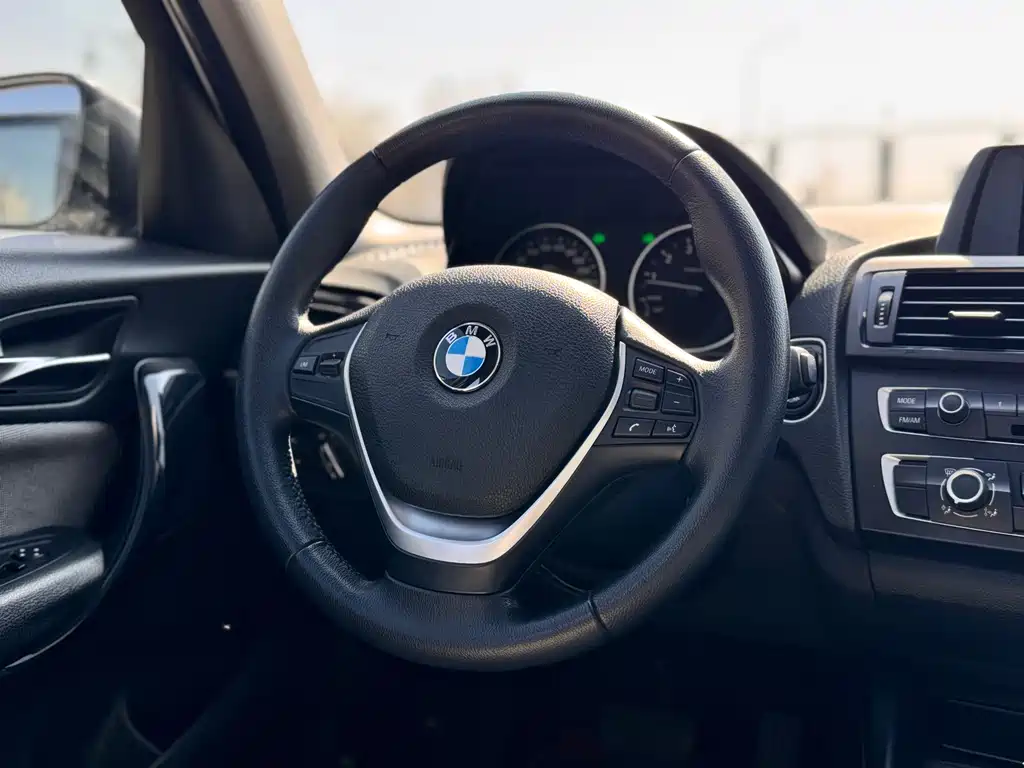 BMW 1 Series 2013 — фото 15