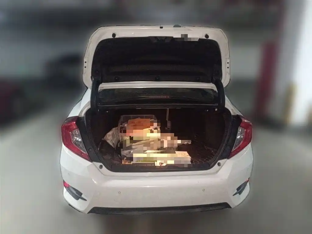 Honda Civic 2018 — фото 10