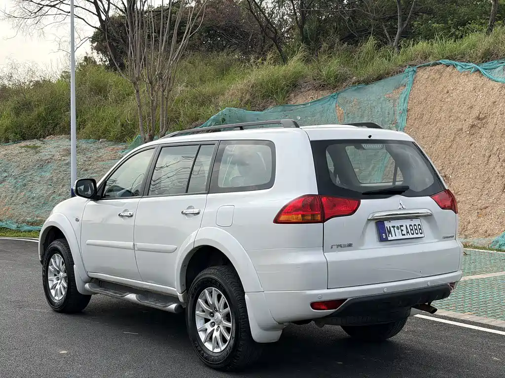 Mitsubishi Pajero Jinchang 2016 — фото 10