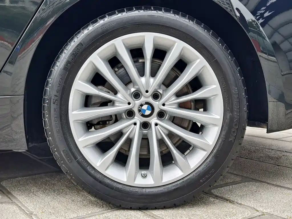 BMW 5 Series 2022 — фото 18