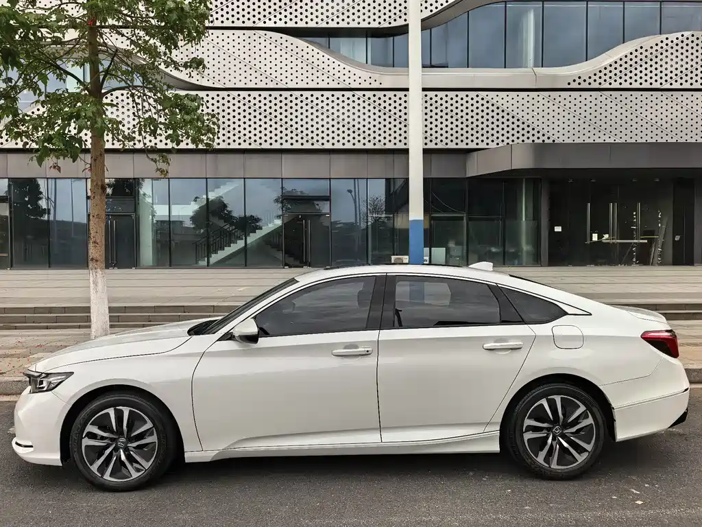 Honda Inspire 2022 — фото 17
