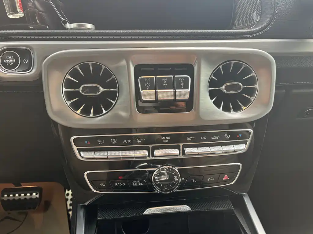 Mercedes-Benz G-Class 2022 — фото 14