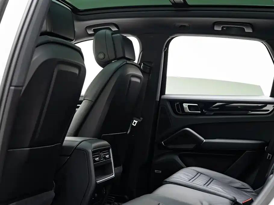 Porsche Cayenne 2018 — фото 10