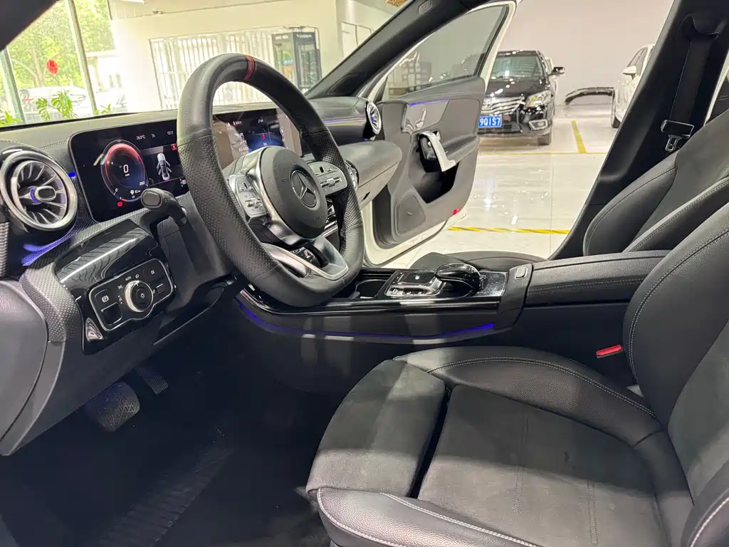 Mercedes-Benz A-Class 2019 — фото 7