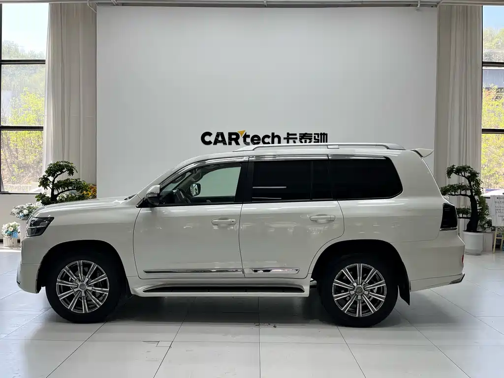 Toyota Land Cruiser 2019 — фото 10