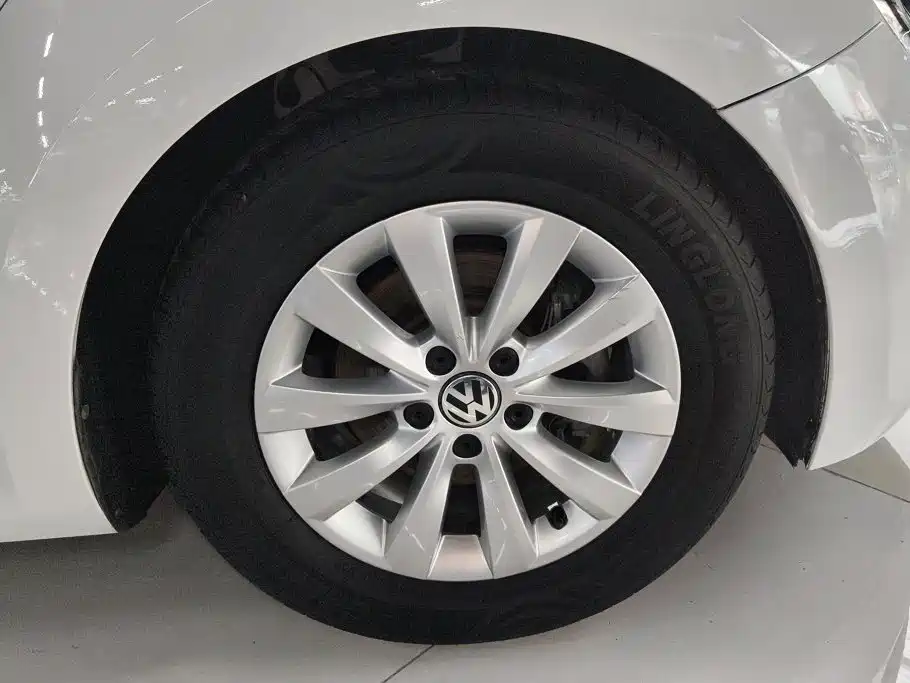 Volkswagen Beetle 2014