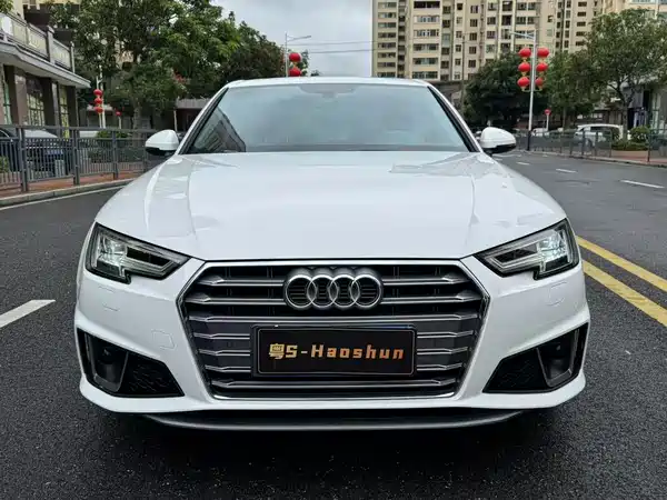 Audi A4L 2019