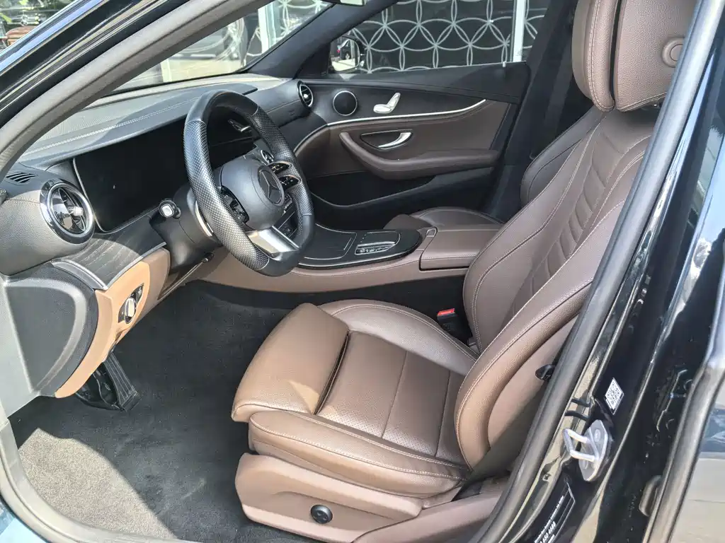 Mercedes-Benz E-Class 2023 — фото 10