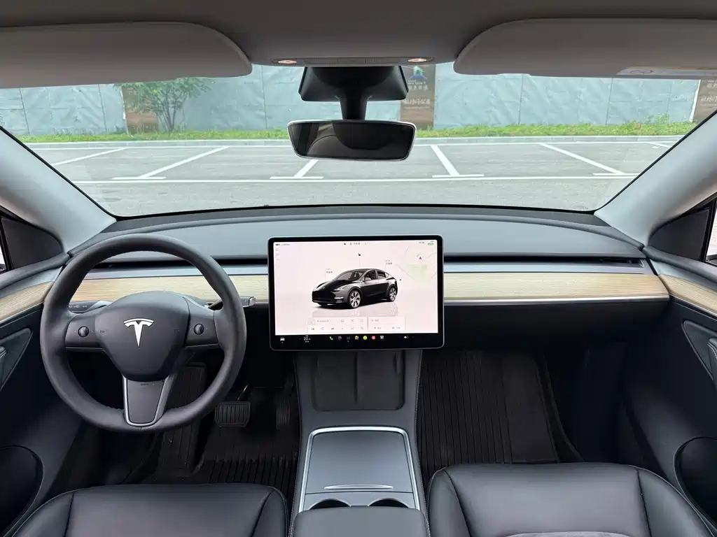 Tesla Model Y 2022 — фото 9