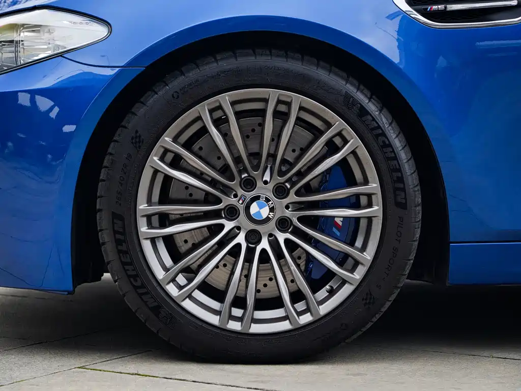 BMW M5 2012 — фото 51