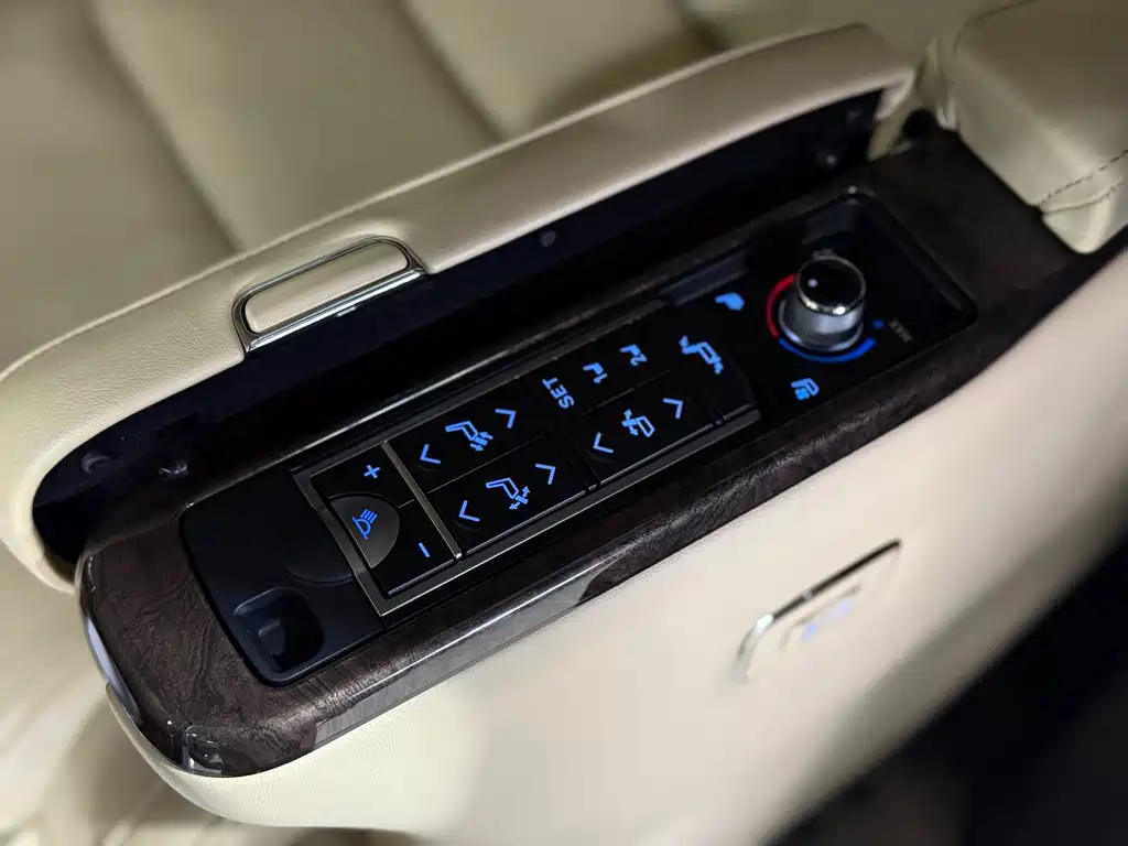 Toyota Alphard 2019 — фото 13